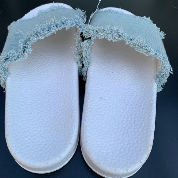 NWT Charities light denim white sole - Picture 3 of 7